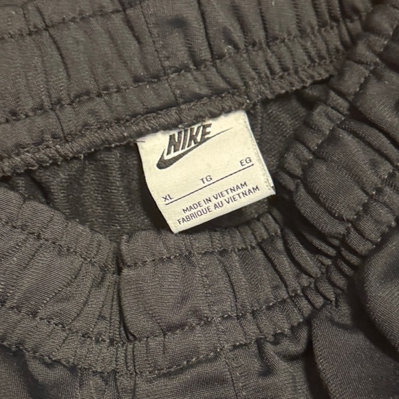 Nike Black and Neon Green youth unisex size XL unisex Athletic Set - Picture 9 of 9